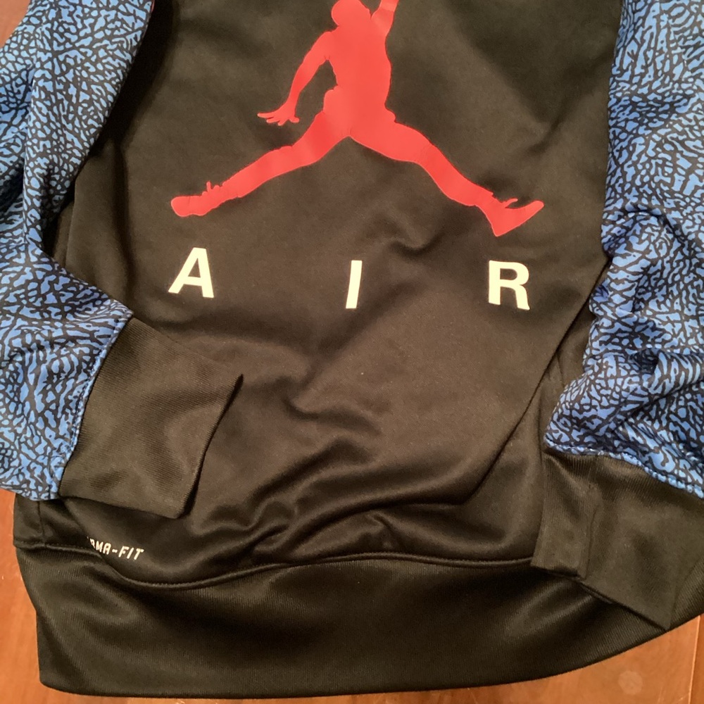 Air Jordan Therma Fit Boys Pullover - Picture 2 of 7